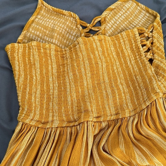 Yellow halter maxi dress - Picture 3 of 3